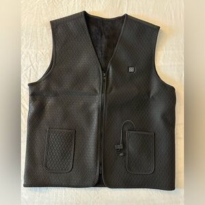 Black Unisex Vest. Heated USB charging Size XL